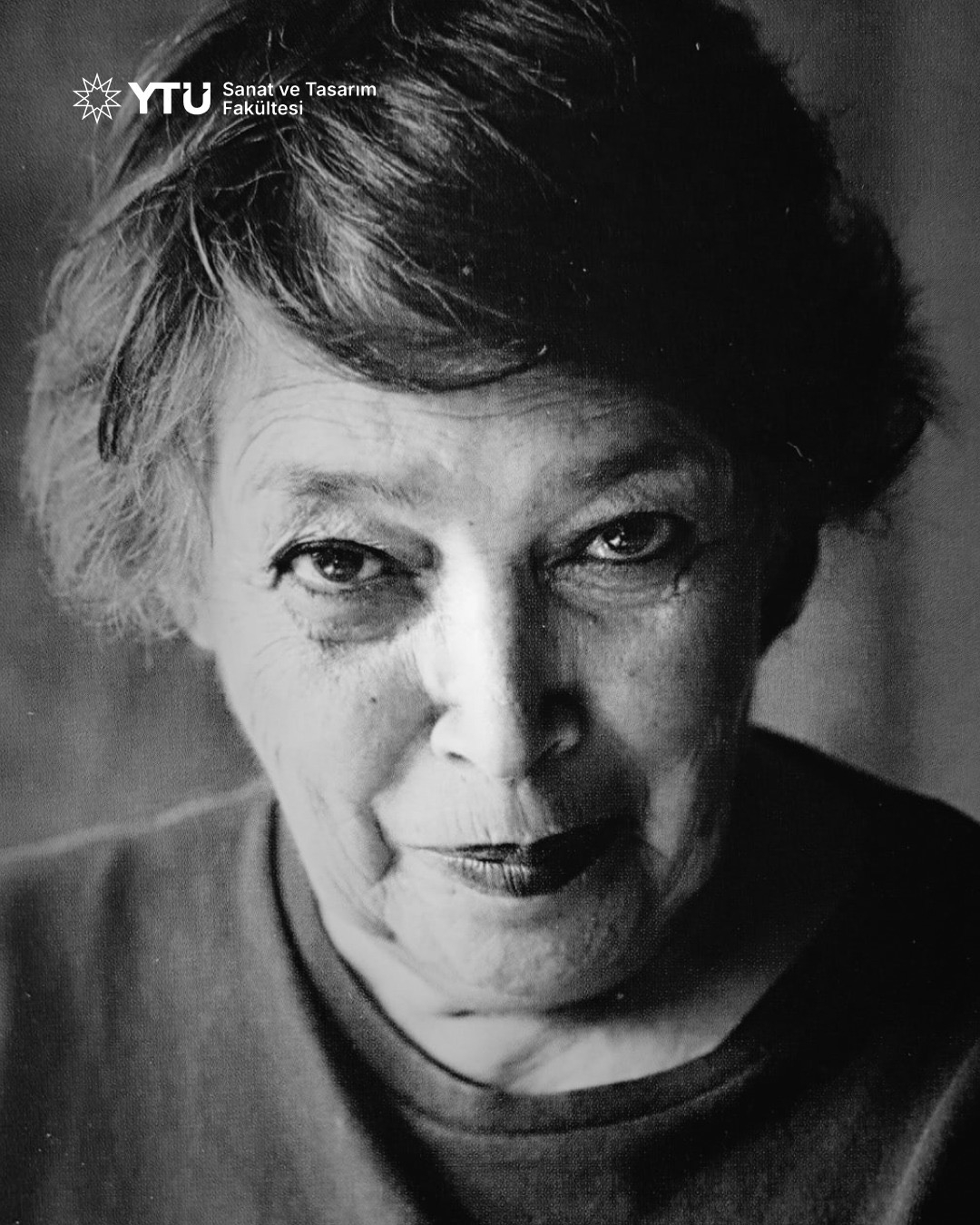 Türkiye’de ilk müzecilik eğitimini Yıldız Teknik Üniversitesi’nde başlatarak müzebilimin gelişmesinde öncü rol üstlenen, Ülkemizin ve Üniversitemizin kültür ve sanat alanındaki çalışmalarının geliştirilmesinde değerli hizmetlerde bulunmuş,YTÜ Sanat ve Tasarım Fakültesi kurucu üyelerinden ve dekanlarından emekli öğretim üyemiz Prof.  Tomur Atagök vefat etmiştir. Cenaze namazı bilgileri daha sonra eklenecektir.  Hocamıza Allah’tan rahmet, yakınları ve Yıldız Teknik Üniversitesi Ailesine başsağlığı dileriz.